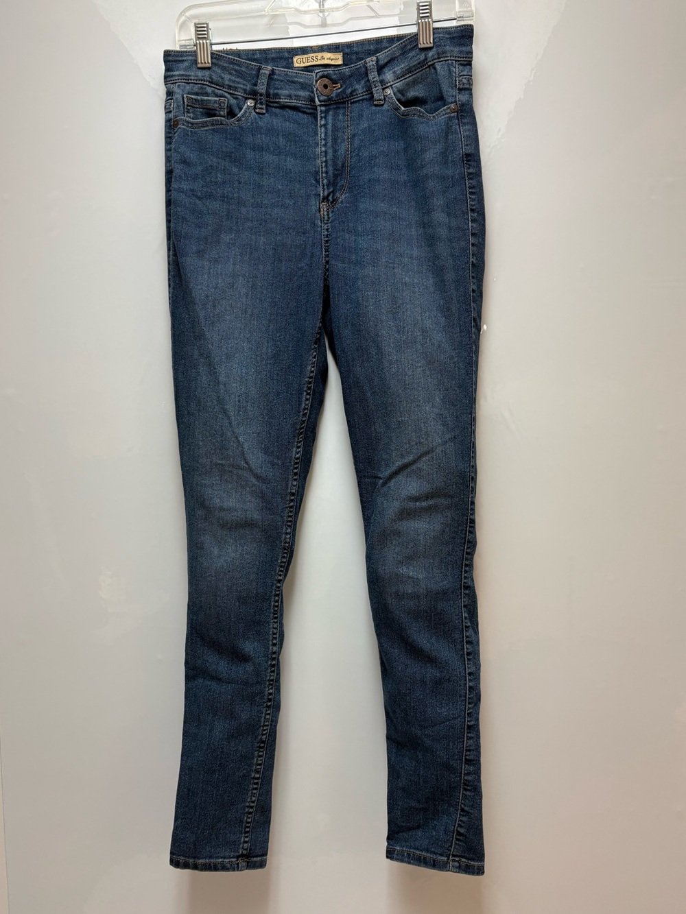 Guess Jeans Women’s 27 Skinny Dark Wash Regular Rise